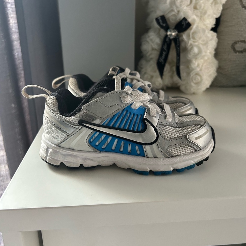 Nike Kids Silver Blue Black Athletic Sneakers